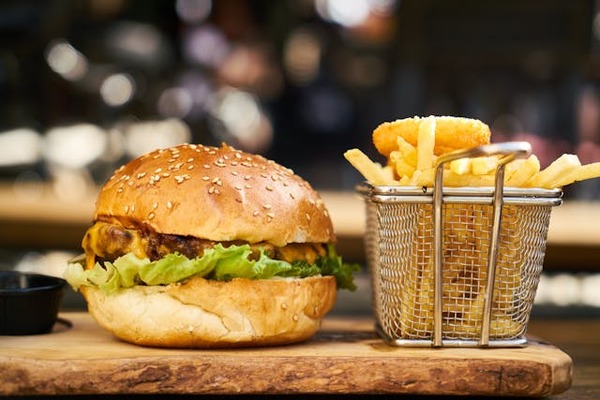 Burgers & Fries With American Wines