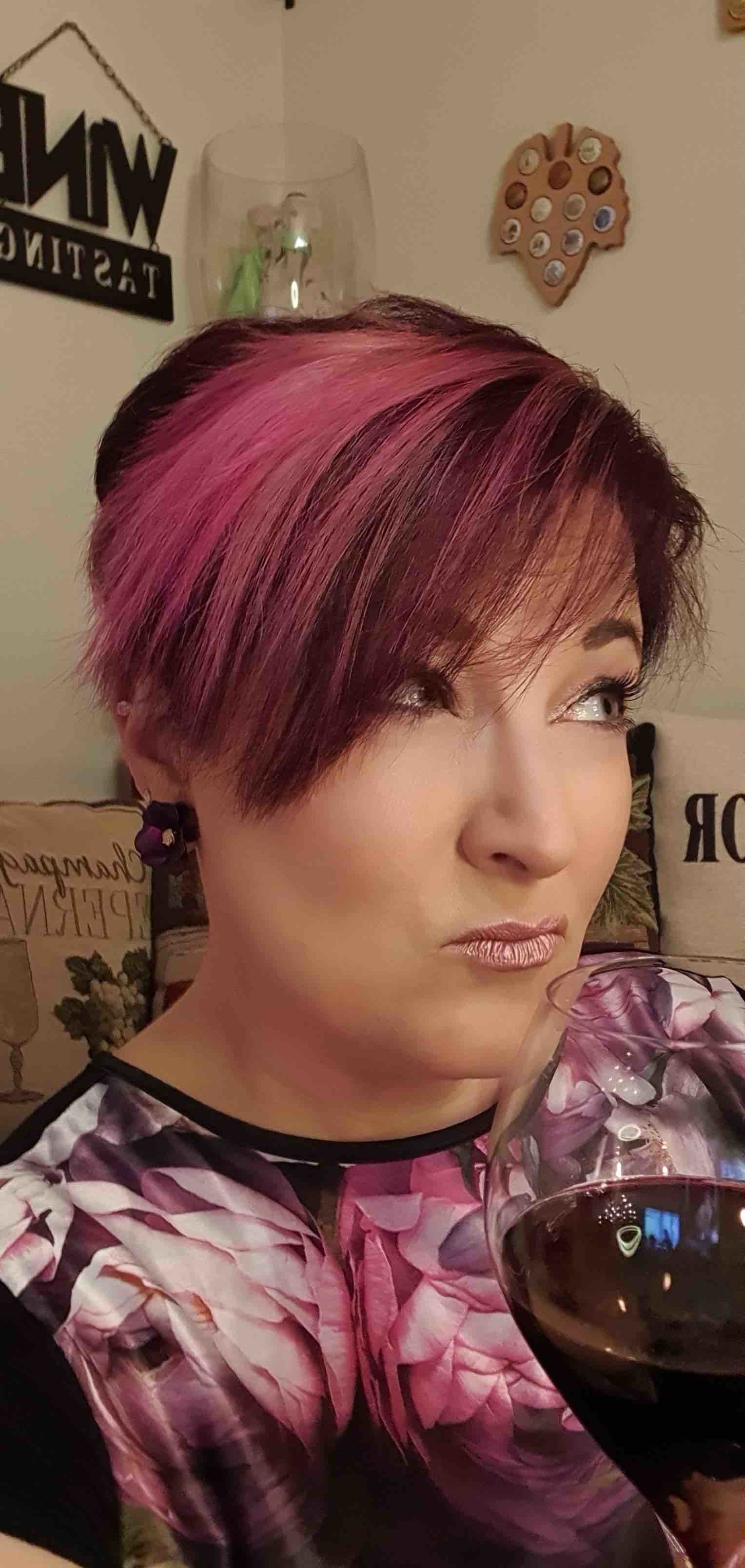 Cecile-making-a-face---thinking,-pondering