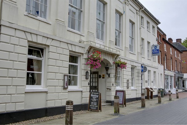 The-George-Hotel-in-Lichfield-Hotel-Exterior-2__FitWzIwMDAsMjAwMF0